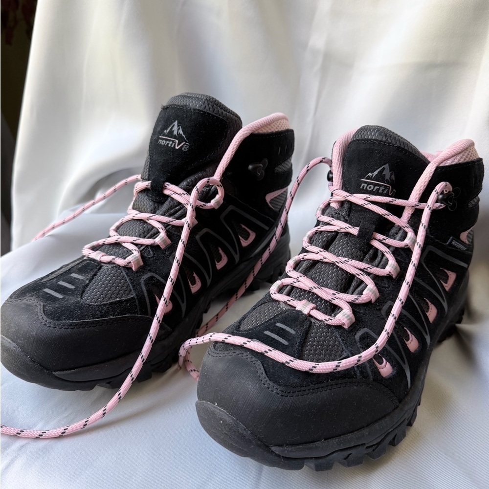 NorthVé Black Hiking Boots with Pink Accents